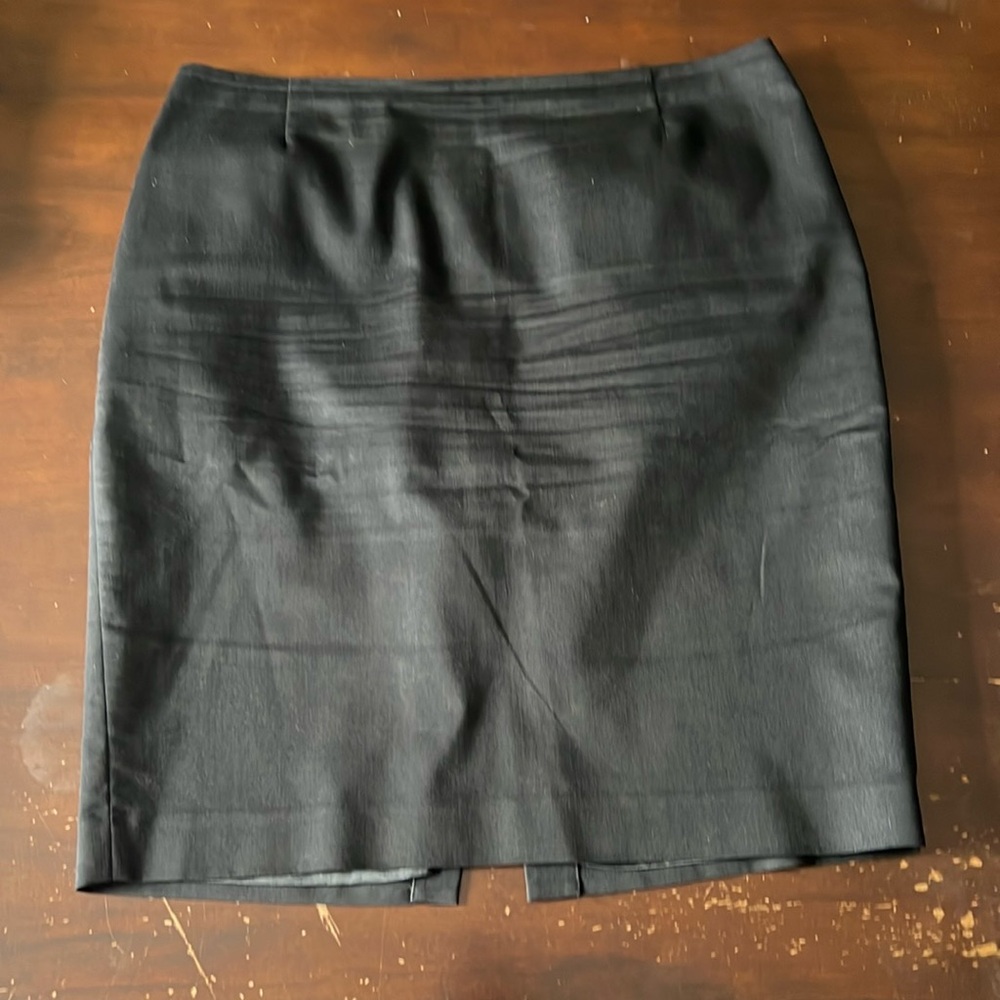 Tahari size 12 black skirt.